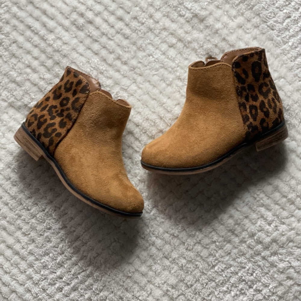 Toddler girl boots worn once